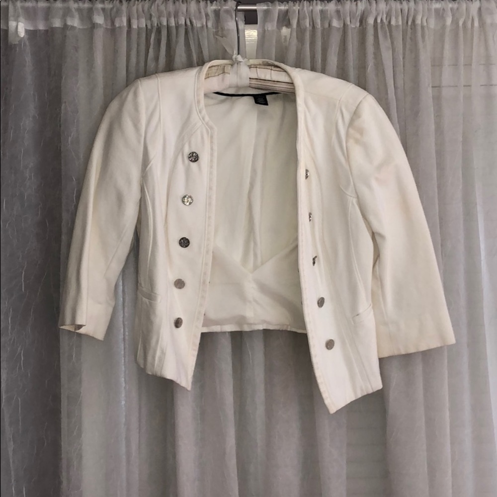 White quarter sleeve blazer